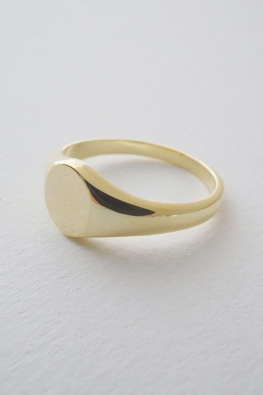 Chic miniature, sweet signetTaylor Signet Ring