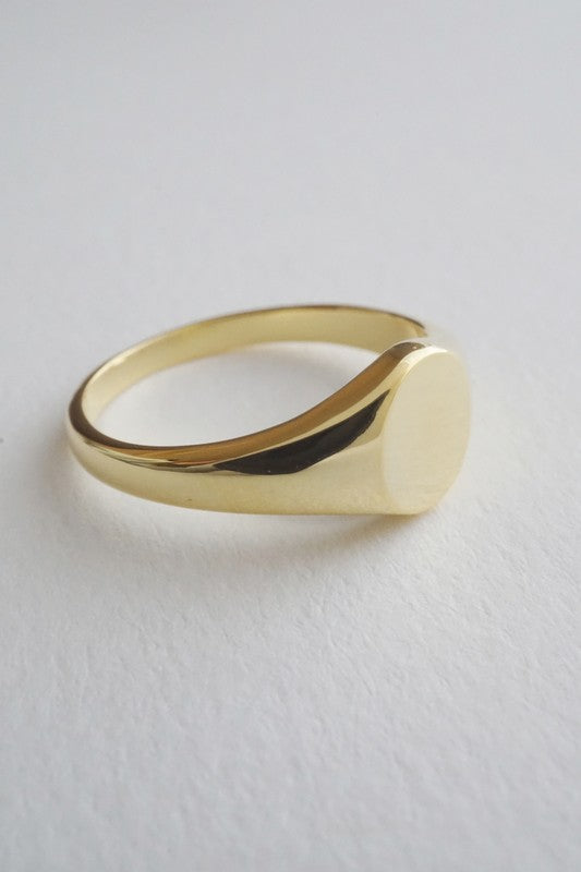 Chic miniature, sweet signetTaylor Signet Ring