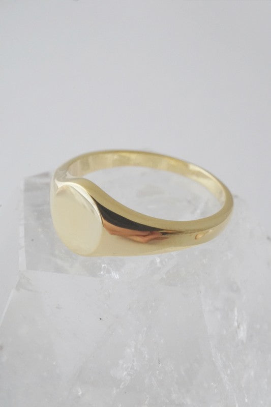 Chic miniature, sweet signetTaylor Signet Ring